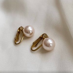 PEARL EARRINGS vintage costume